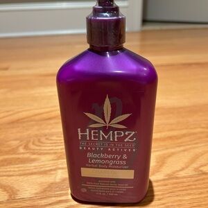 New, Sealed Hempz Blackberry & Lemongrass Moisturizer - Purple with Gold Accents